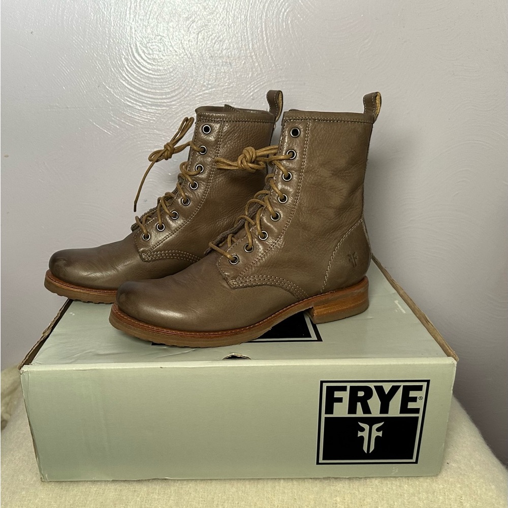 Frye-VERONICA COMBAT